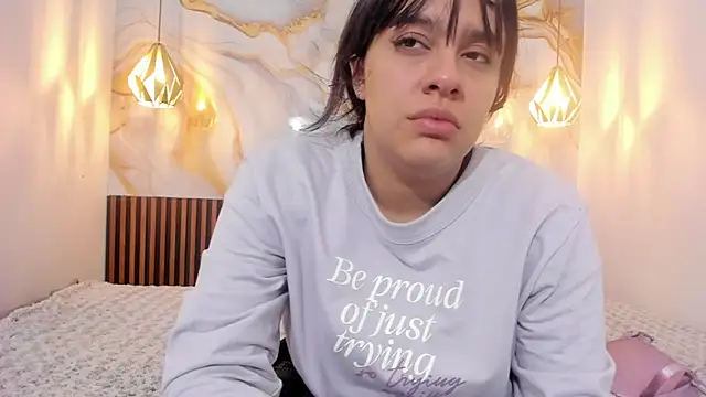 MelissaGilll online show from December 4, 7:24 pm