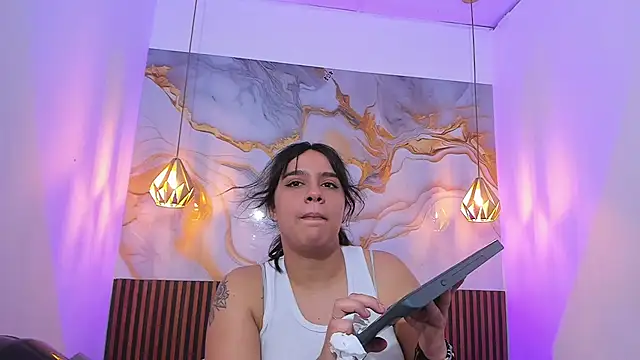 MelissaGilll online show from December 19, 7:16 pm