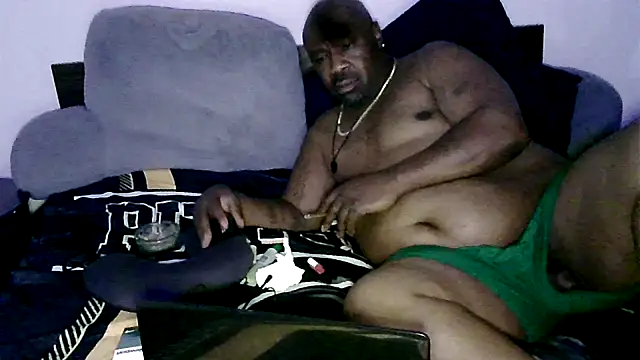 GOODCHOCOLATEDICK online show from December 17, 8:56 am