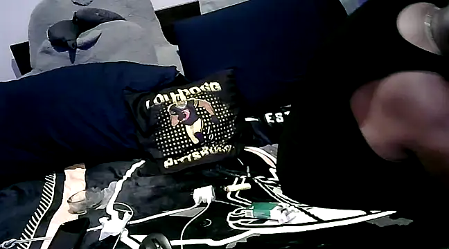 GOODCHOCOLATEDICK online show from December 16, 2:36 am