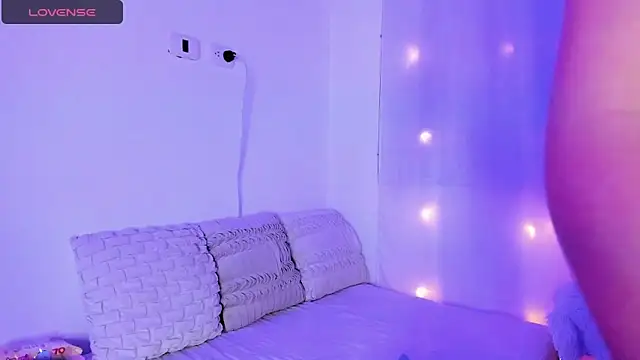 Aria uwu online show from December 7, 4:48 am