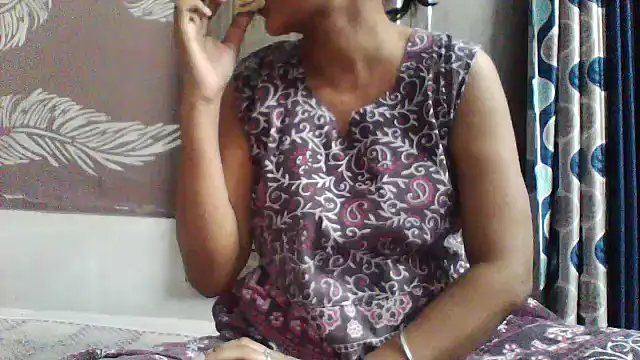 Snapshot of shalini_fire chatting on July 8, 9:54 am shalini fire online show from July 8, 9:54 am