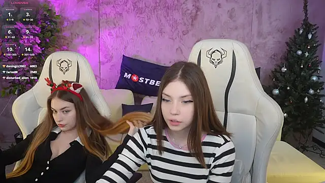 Snapshot of Maggie_tenderness chatting on December 25, 4:00 pm Maggie tenderness online show from December 25, 4:00 pm