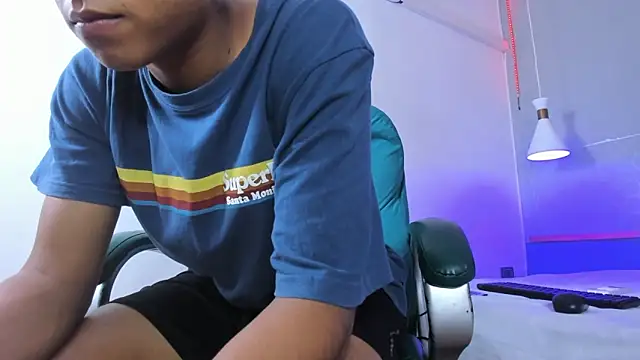 Snapshot of Jeffry_wolvess chatting on March 3, 12:06 am Jeffry wolvess online show from March 3, 12:06 am