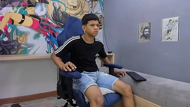 Snapshot of Jeffry_wolvess chatting on March 20, 12:11 pm Jeffry wolvess online show from March 20, 12:11 pm