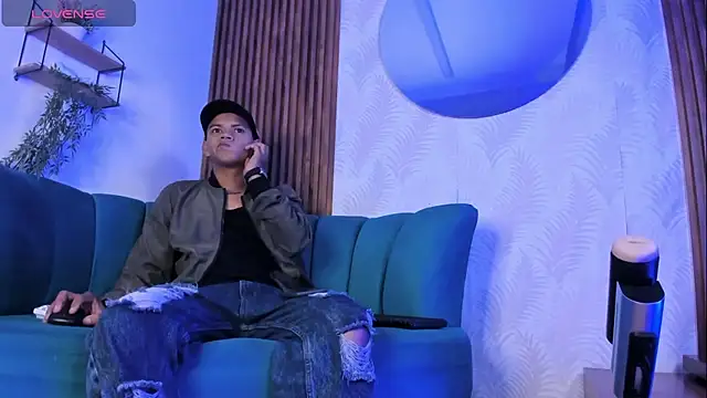 Snapshot of Jeffry_wolvess chatting on February 12, 11:54 am Jeffry wolvess online show from February 12, 11:54 am