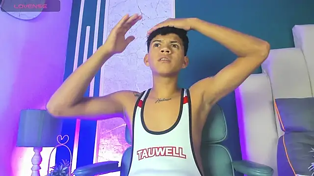 Snapshot of Jeffry_wolvess chatting on February 27, 12:00 am Jeffry wolvess online show from February 27, 12:00 am