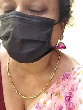 Snapshot of rekha_naier chatting on March 6, 10:47 pm rekha naier online show from March 6, 10:47 pm