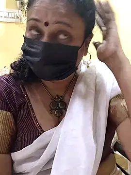 Snapshot of rekha_naier chatting on March 6, 7:25 am rekha naier online show from March 6, 7:25 am