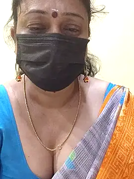 Snapshot of rekha_naier chatting on March 9, 5:44 am rekha naier online show from March 9, 5:44 am