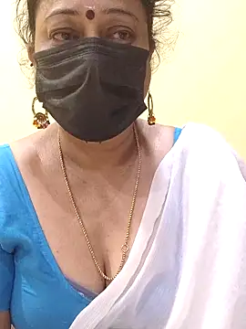 Snapshot of rekha_naier chatting on March 10, 5:11 am rekha naier online show from March 10, 5:11 am