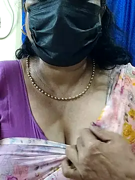 Snapshot of rekha_naier chatting on October 12, 4:52 pm rekha naier online show from October 12, 4:52 pm