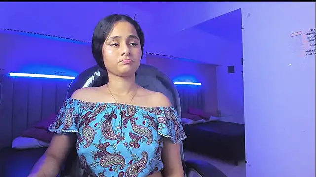 Giselle Roldan online show from May 24, 4:12 am