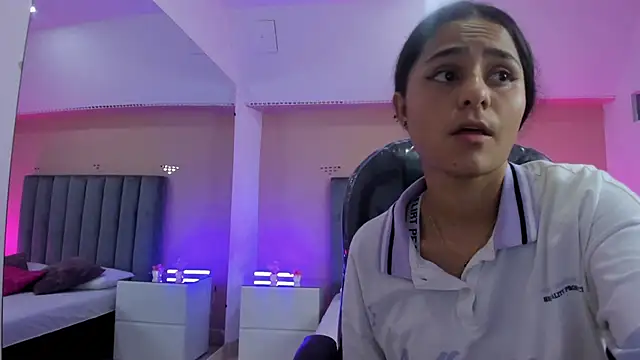 Giselle Roldan online show from February 19, 7:55 pm