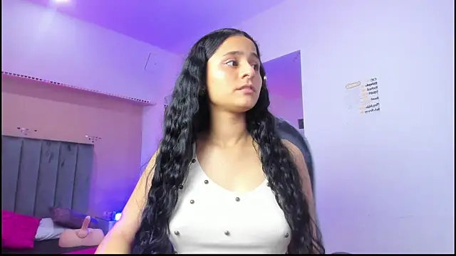 Giselle Roldan online show from February 7, 3:47 am