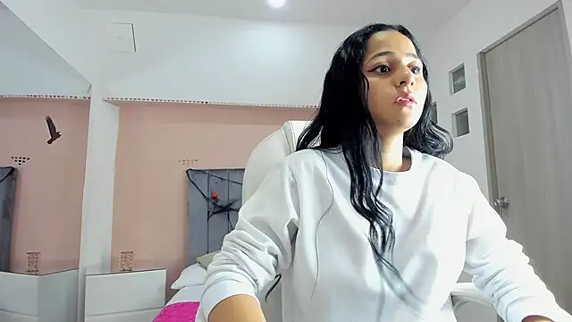 Snapshot of Giselle_Roldan chatting on October 8, 4:14 am Giselle Roldan online show from October 8, 4:14 am