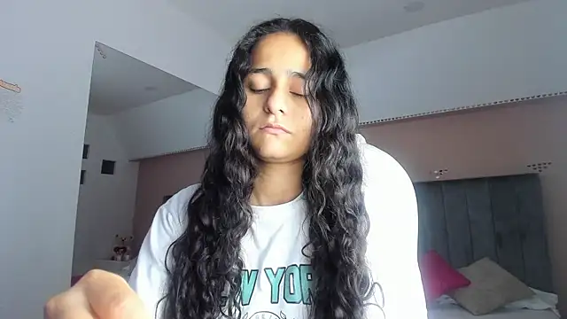 Snapshot of Giselle_Roldan chatting on September 26, 4:08 am Giselle Roldan online show from September 26, 4:08 am