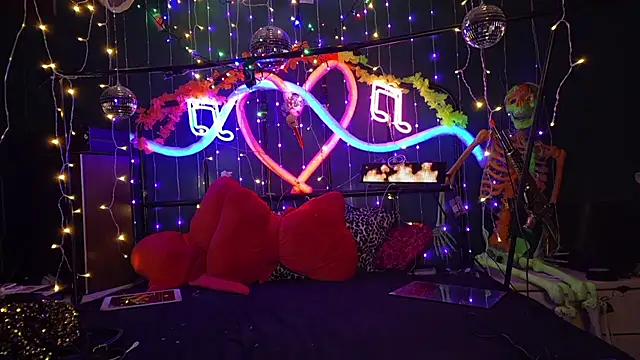 anonymouszN online show from February 11, 8:41 pm