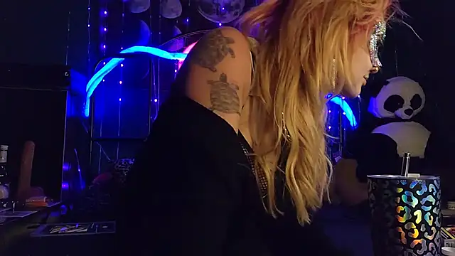 Snapshot of anonymouszN chatting on October 30, 9:33 pm anonymouszN online show from October 30, 9:33 pm