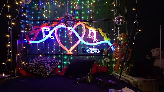 anonymouszN online show from February 26, 9:37 pm