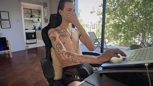 Den BlueXx online show from March 16, 5:48 pm