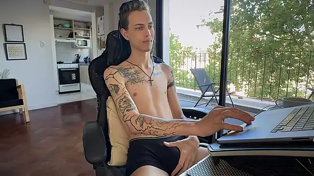 Den BlueXx online show from March 13, 8:25 pm