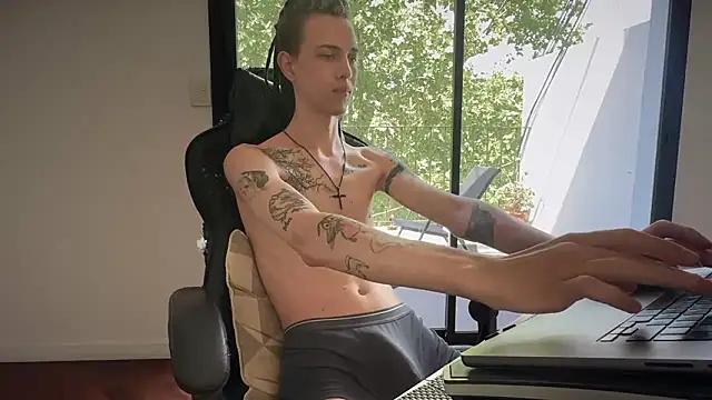 Den BlueXx online show from February 28, 3:44 pm