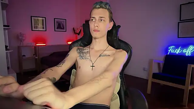 Den BlueXx online show from December 19, 12:25 am