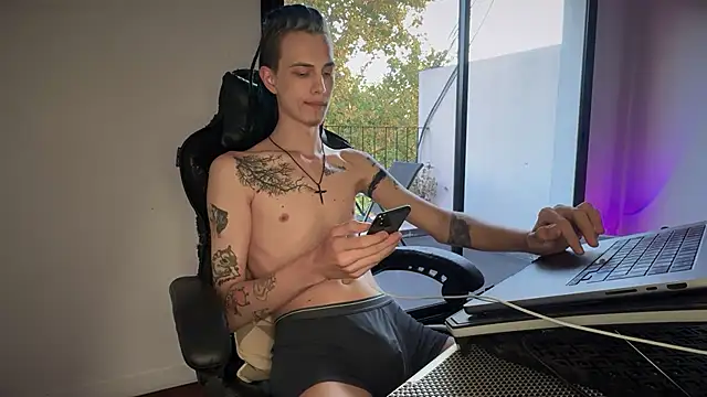 Den BlueXx online show from February 20, 10:33 pm