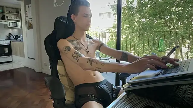 Den BlueXx online show from February 22, 7:26 pm