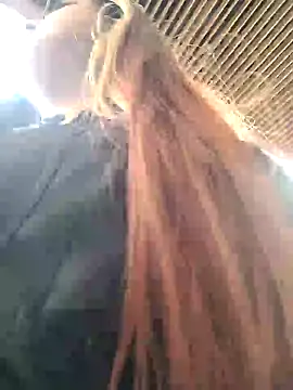 Snapshot of SarahXRusso chatting on January 8, 9:44 pm SarahXRusso online show from January 8, 9:44 pm