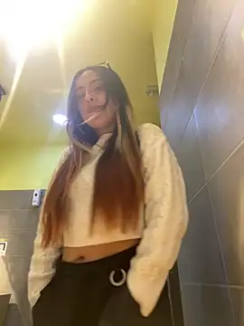 Snapshot of SarahXRusso chatting on November 6, 3:38 pm SarahXRusso online show from November 6, 3:38 pm