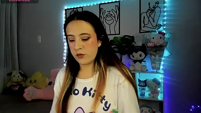 Snapshot of SarahXRusso chatting on March 31, 12:45 am SarahXRusso online show from March 31, 12:45 am