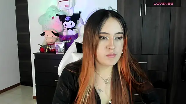 Snapshot of SarahXRusso chatting on March 3, 5:05 am SarahXRusso online show from March 3, 5:05 am