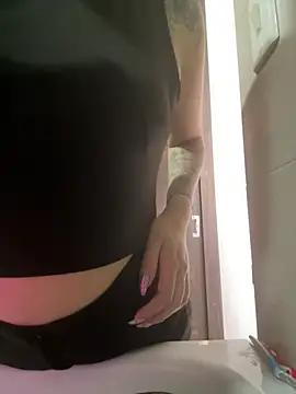 Snapshot of SarahXRusso chatting on January 27, 3:39 pm SarahXRusso online show from January 27, 3:39 pm