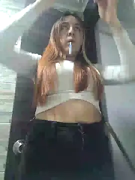 Snapshot of SarahXRusso chatting on January 31, 12:39 am SarahXRusso online show from January 31, 12:39 am