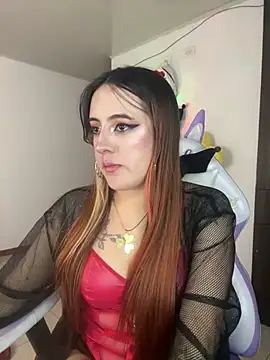 Snapshot of SarahXRusso chatting on March 6, 3:35 am SarahXRusso online show from March 6, 3:35 am