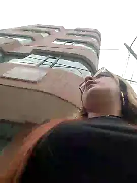 Snapshot of SarahXRusso chatting on December 18, 7:52 pm SarahXRusso online show from December 18, 7:52 pm