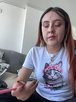 Snapshot of SarahXRusso chatting on January 18, 3:59 pm SarahXRusso online show from January 18, 3:59 pm