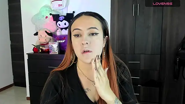 Snapshot of SarahXRusso chatting on March 3, 2:00 am SarahXRusso online show from March 3, 2:00 am