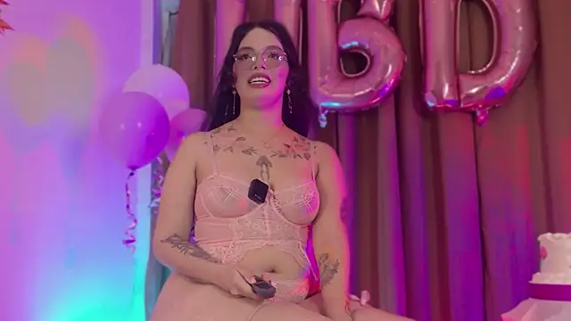 Little maeve online show from November 14, 12:58 am