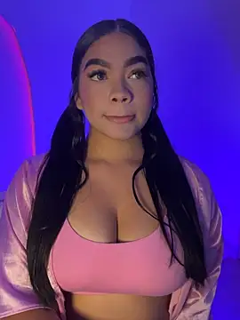 AllissonJames online show from April 16, 1:45 pm