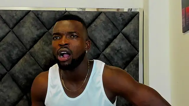 Snapshot of Dylan_Taylor chatting on November 4, 2:21 pm Dylan Taylor online show from November 4, 2:21 pm