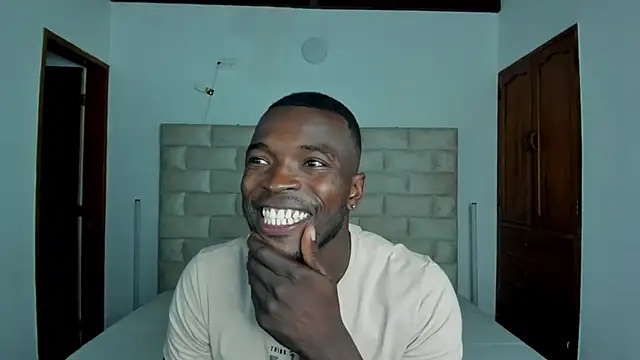 Snapshot of Dylan_Taylor chatting on February 8, 3:37 am Dylan Taylor online show from February 8, 3:37 am