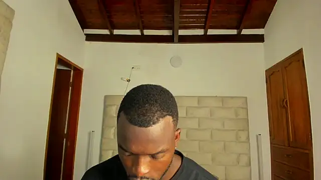 Snapshot of Dylan_Taylor chatting on February 21, 3:41 am Dylan Taylor online show from February 21, 3:41 am