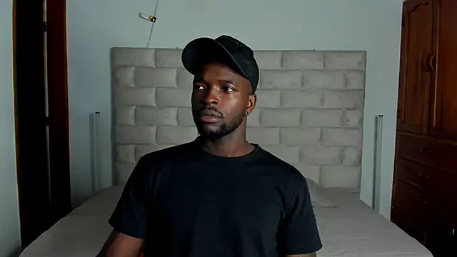 Snapshot of Dylan_Taylor chatting on February 22, 2:36 am Dylan Taylor online show from February 22, 2:36 am