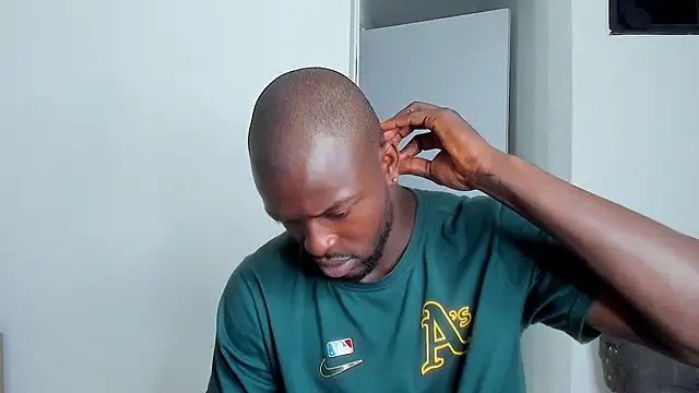 Dylan Taylor online show from April 4, 11:28 am