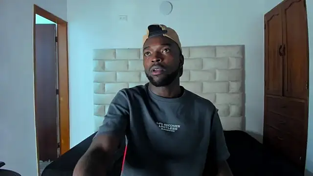 Snapshot of Dylan_Taylor chatting on November 6, 11:58 am Dylan Taylor online show from November 6, 11:58 am