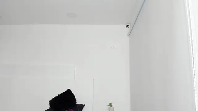 Dylan Taylor online show from February 19, 6:44 am