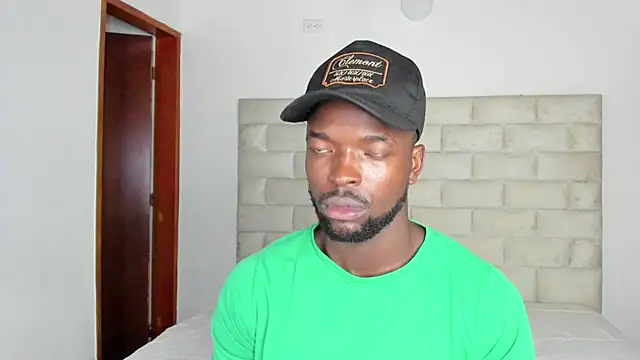 Snapshot of Dylan_Taylor chatting on November 10, 12:10 pm Dylan Taylor online show from November 10, 12:10 pm